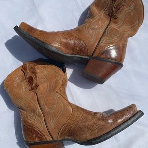 Ariat Leather Cowgirl Boots size 7B